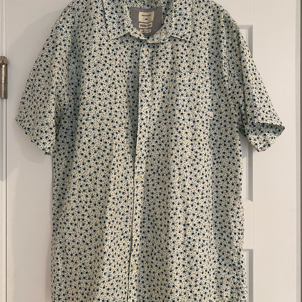 Quicksilver Men’s Casual Short-Sleeve Floral Button-Up Shirt - Blue on Cream